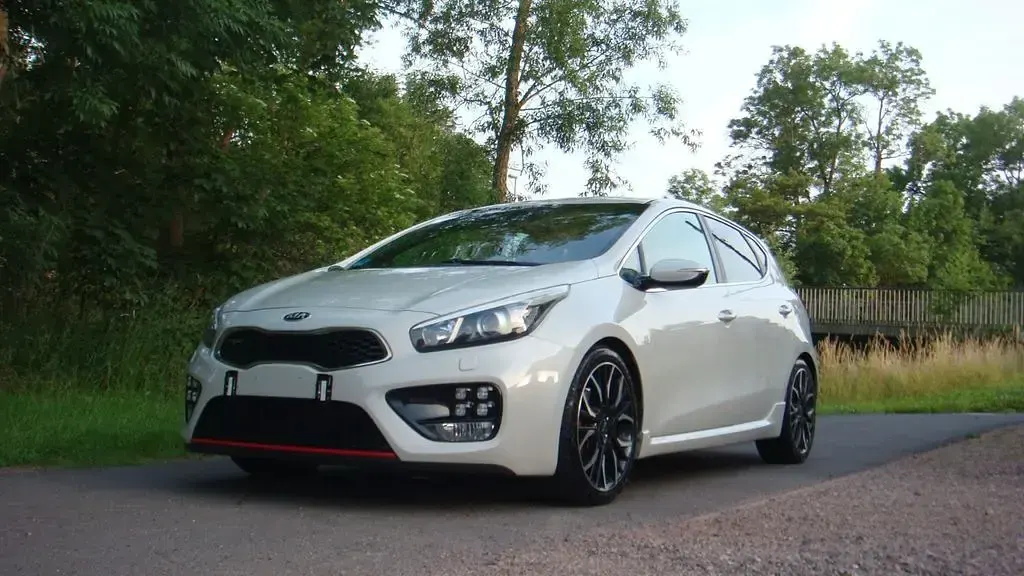 Gebraucht Kia Ceed GT-Challenge 204 PS (150 kW) 2015 Grau Kleinwagen
