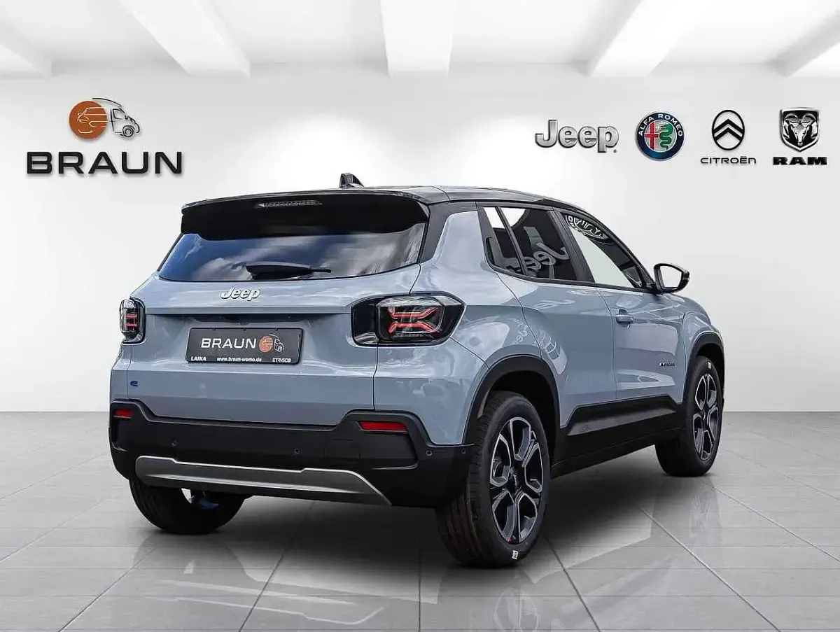 Ny Jeep Avenger EV Summit 114 kW (156 HK) 2026 Sort SUV
