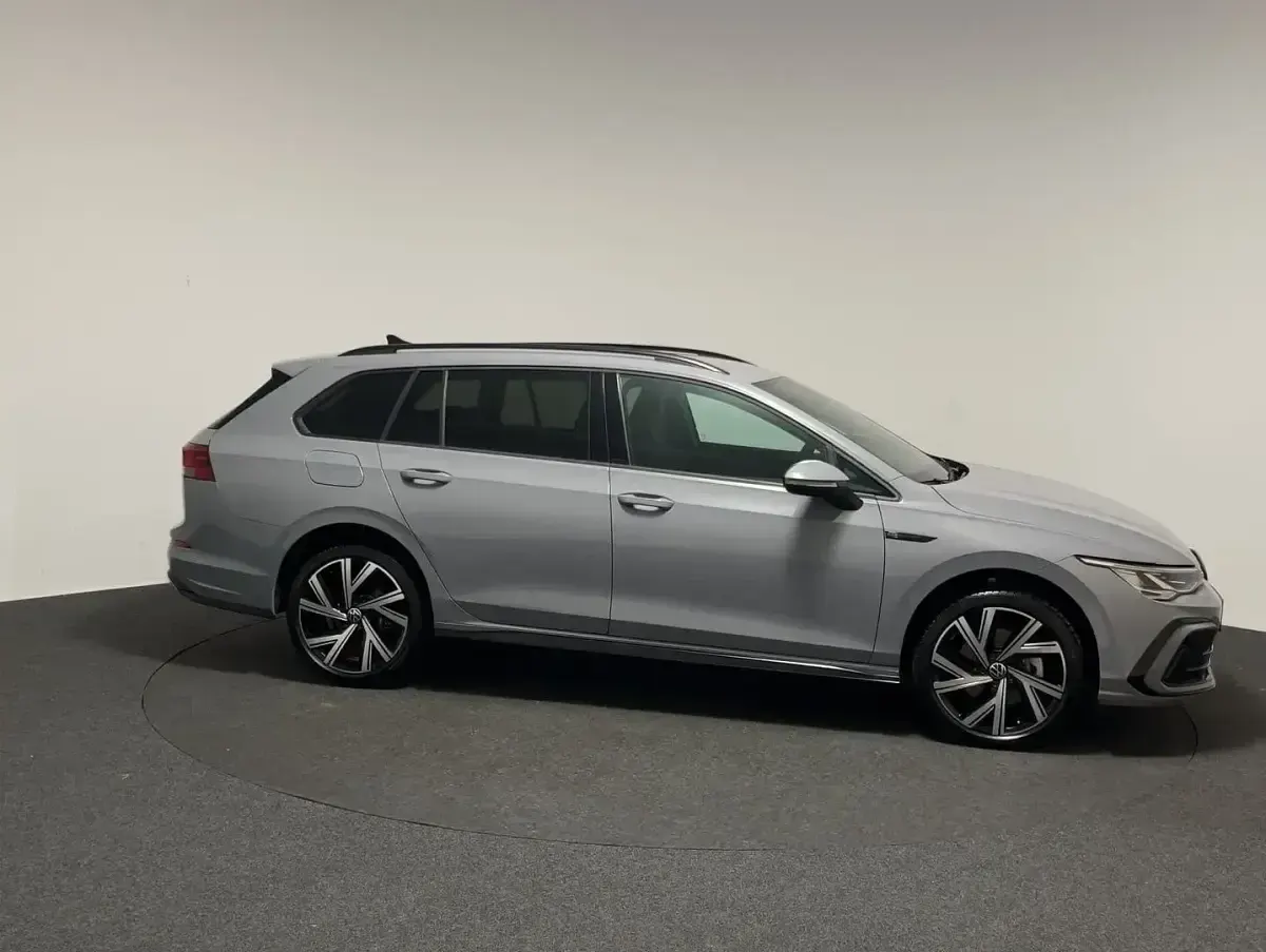 Gebraucht VW Golf VIII R-line 150 PS (110 kW) 2024 Grau Kombi