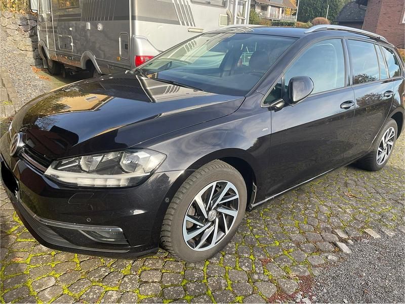 Schwarz Gebraucht 2019 VW Golf VII Join Kombi | 10.899 € (Fairer Preis) - Bild 1/4