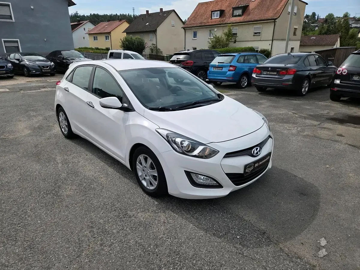 Gebraucht Hyundai i30 90 PS (66 kW) 2013 Weiß Limousine