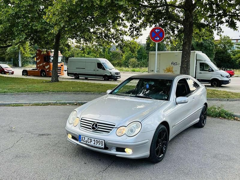 Gebraucht 2004 Mercedes C180 Coupé | 2.150 € (Etwas zu teuer) - Bild 1/4