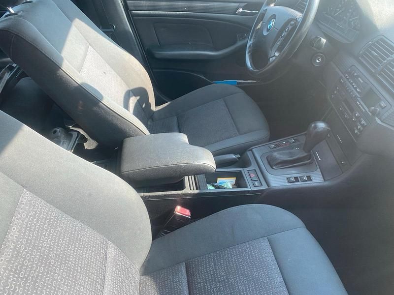 Gebraucht BMW 320 170 PS (125 kW) 2005 Grau Kombi