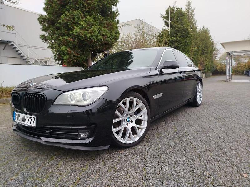 Schwarz Gebraucht 2014 BMW 740 Performance Limousine | 18.000 € (Guter Preis) - Bild 1/4
