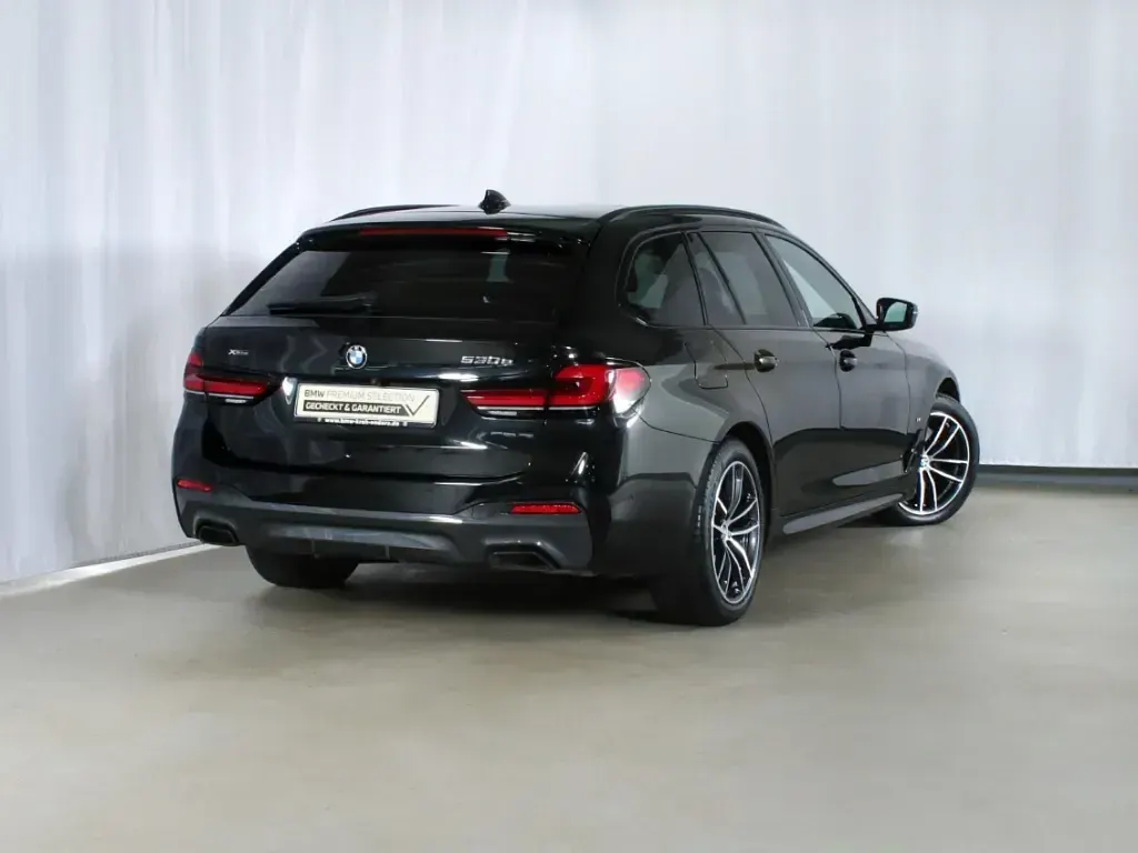Gebraucht BMW 530e M Sport 184 PS (135 kW) 2021 Schwarz Kombi