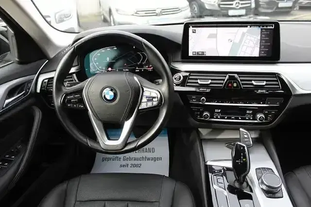 Gebraucht BMW 530 Performance 286 PS (210 kW) 2023 Schwarz ii Kombi