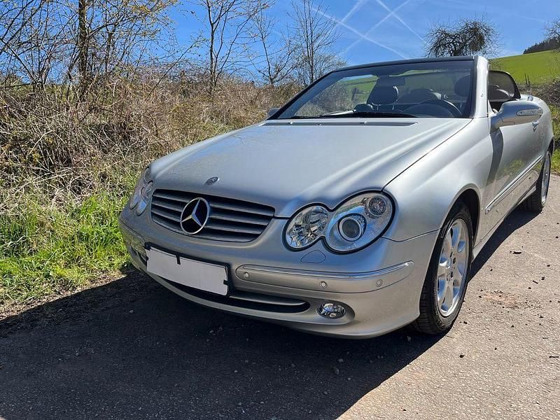 Gebraucht Mercedes CLK320 Elegance 218 PS (160 kW) 2004 Silber Cabrio