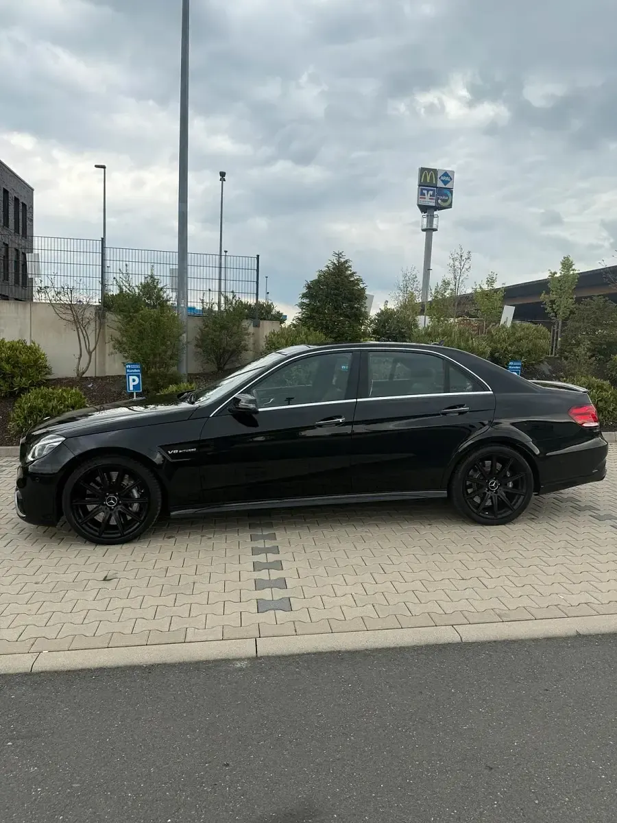 Gebraucht Mercedes E63 AMG AMG 557 PS (409 kW) 2014 Schwarz Limousine