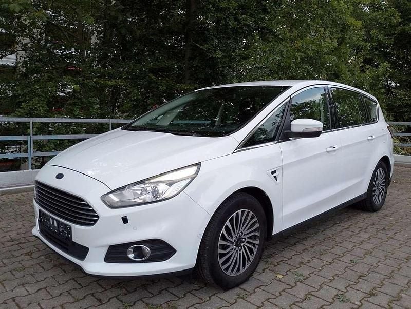 Frozen white Gebraucht 2019 Ford S-MAX Titanium Van / Kleinbus | 12.900 € (Superpreis) - Bild 1/4