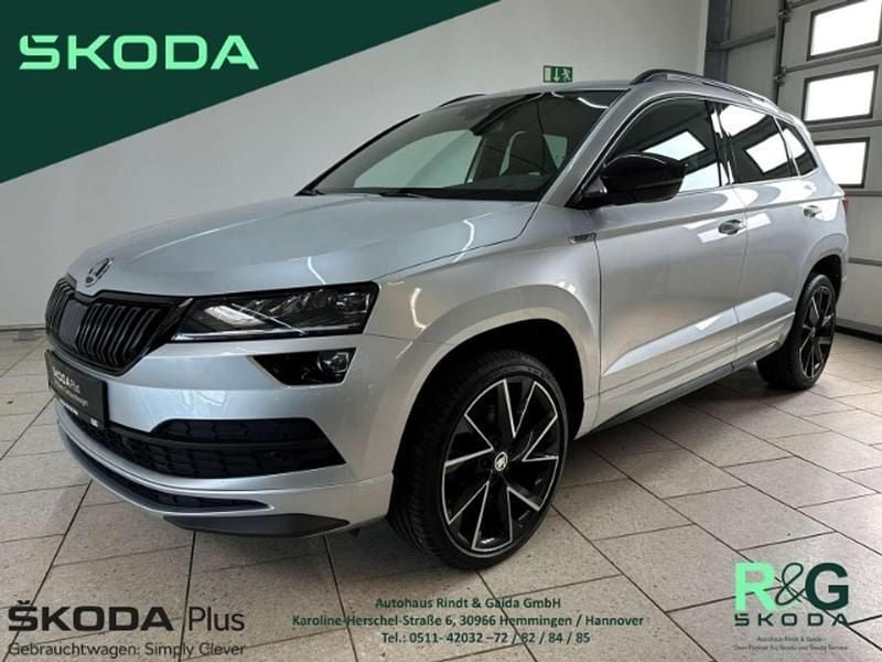 Silber Gebraucht 2021 Skoda Karoq SportLine SUV | 26.299 € (Etwas zu teuer) - Bild 1/4