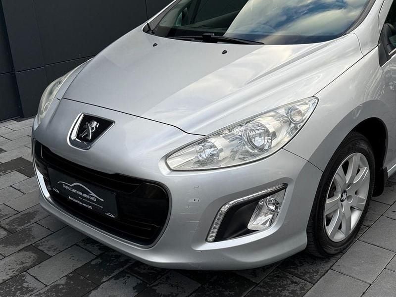 Gebraucht Peugeot 308 Active 150 PS (110 kW) 2012 Grau Limousine