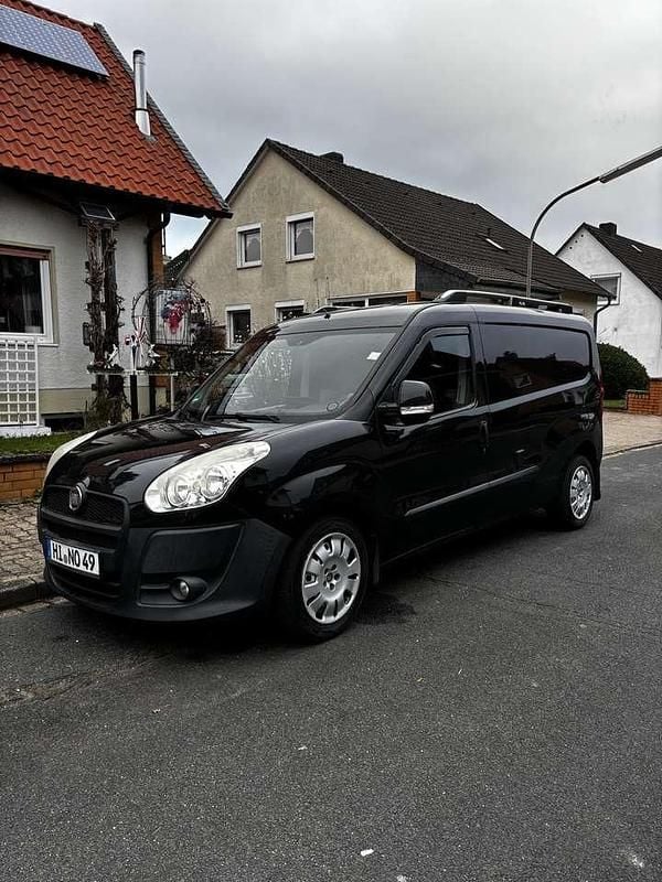 Gebraucht Fiat Doblò 101 PS (74 kW) 2011 Schwarz Van / Kleinbus
