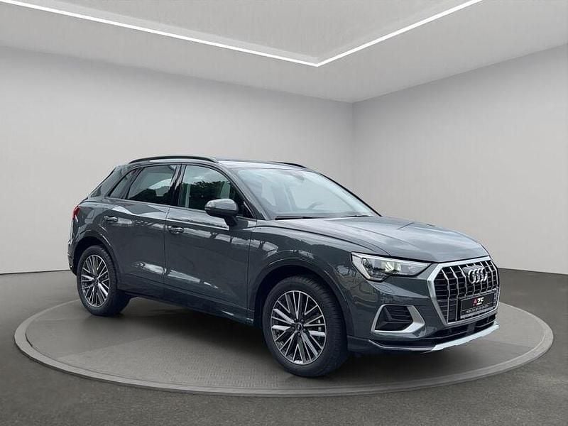 Neu Audi Q3 Advanced Plus 150 PS (110 kW) 2025 Mythosschwarz metallic SUV