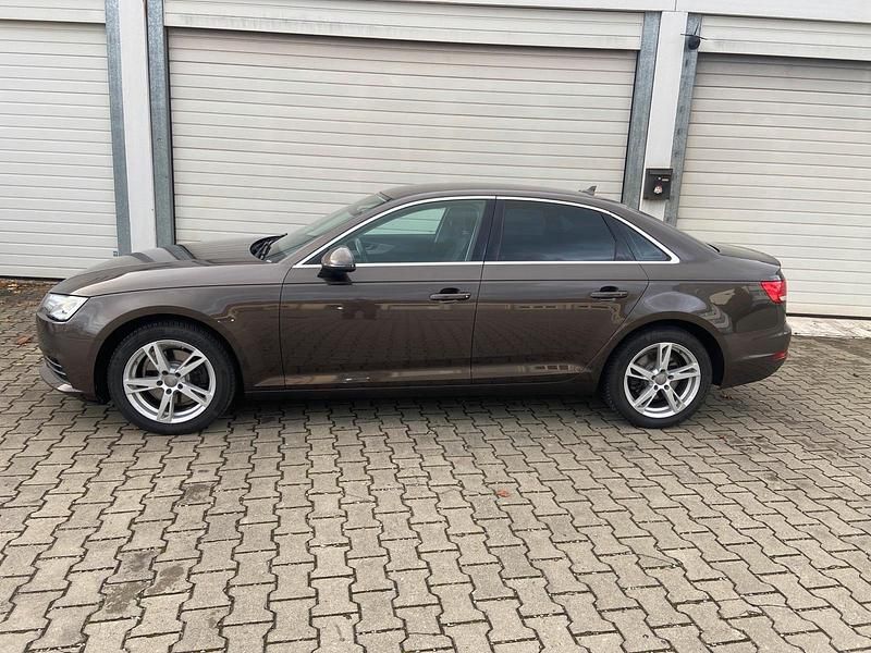 Gebraucht Audi A4 190 PS (139 kW) 2015 Andere farben Limousine