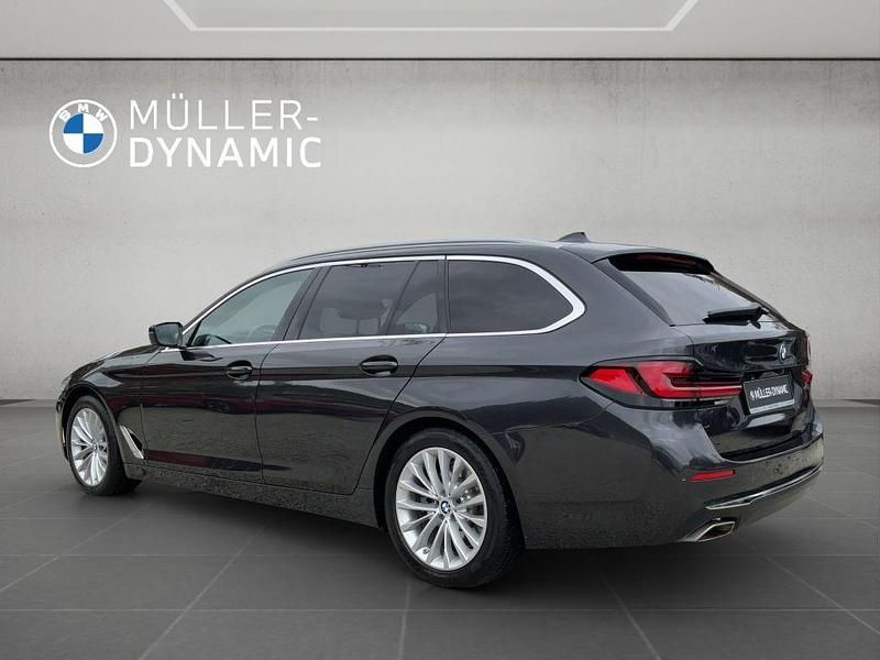 Gebraucht BMW 520 Efficient Dynamics 184 PS (135 kW) 2021 Grau Kombi
