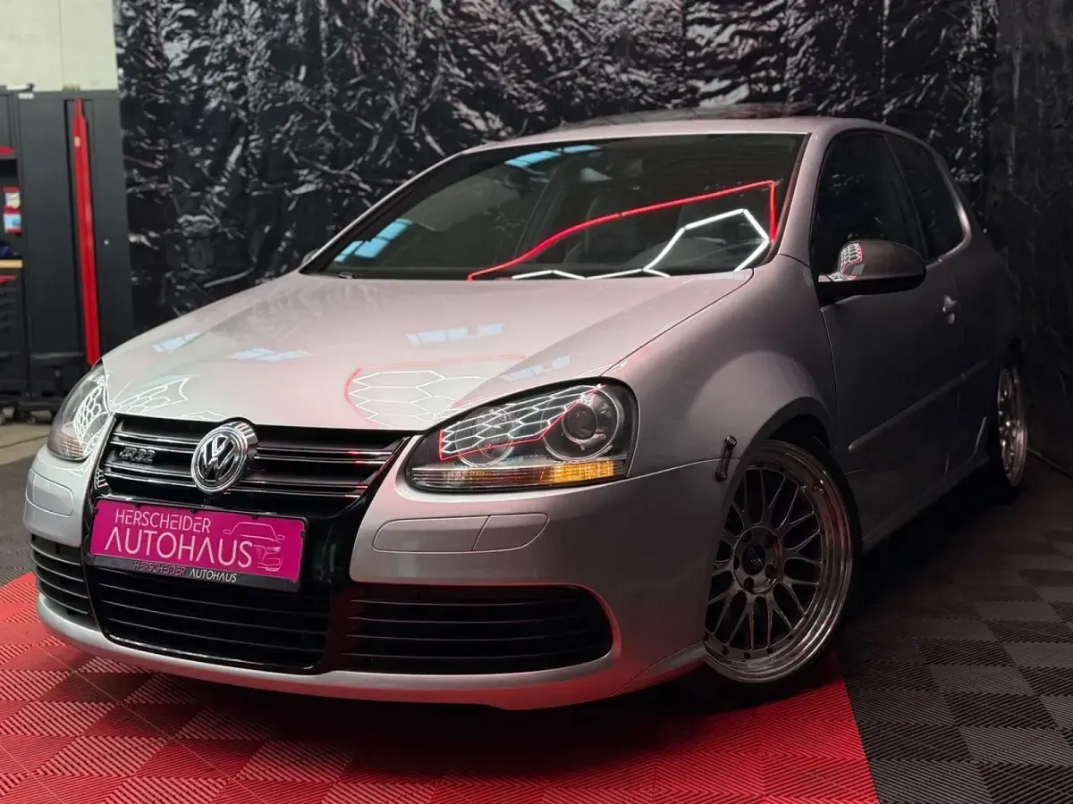 Gebraucht VW Golf VI R 250 PS (183 kW) 2008 Silber Kleinwagen
