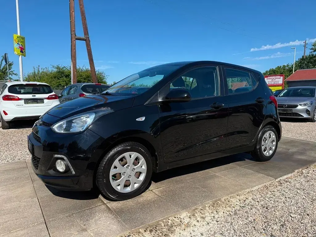 Gebraucht Hyundai i10 Sport 67 PS (49 kW) 2016 Phantom black Kleinwagen