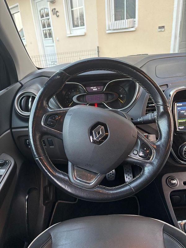 Gebraucht Renault Captur Elysee 110 PS (80 kW) 2015 Braun SUV