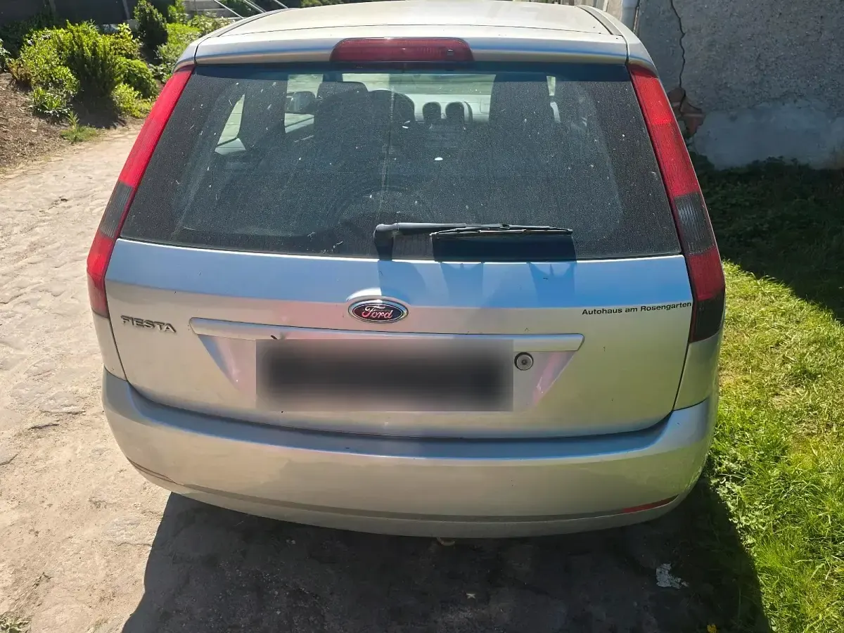 Gebraucht Ford Fiesta 69 PS (50 kW) 2005 Grau Kleinwagen