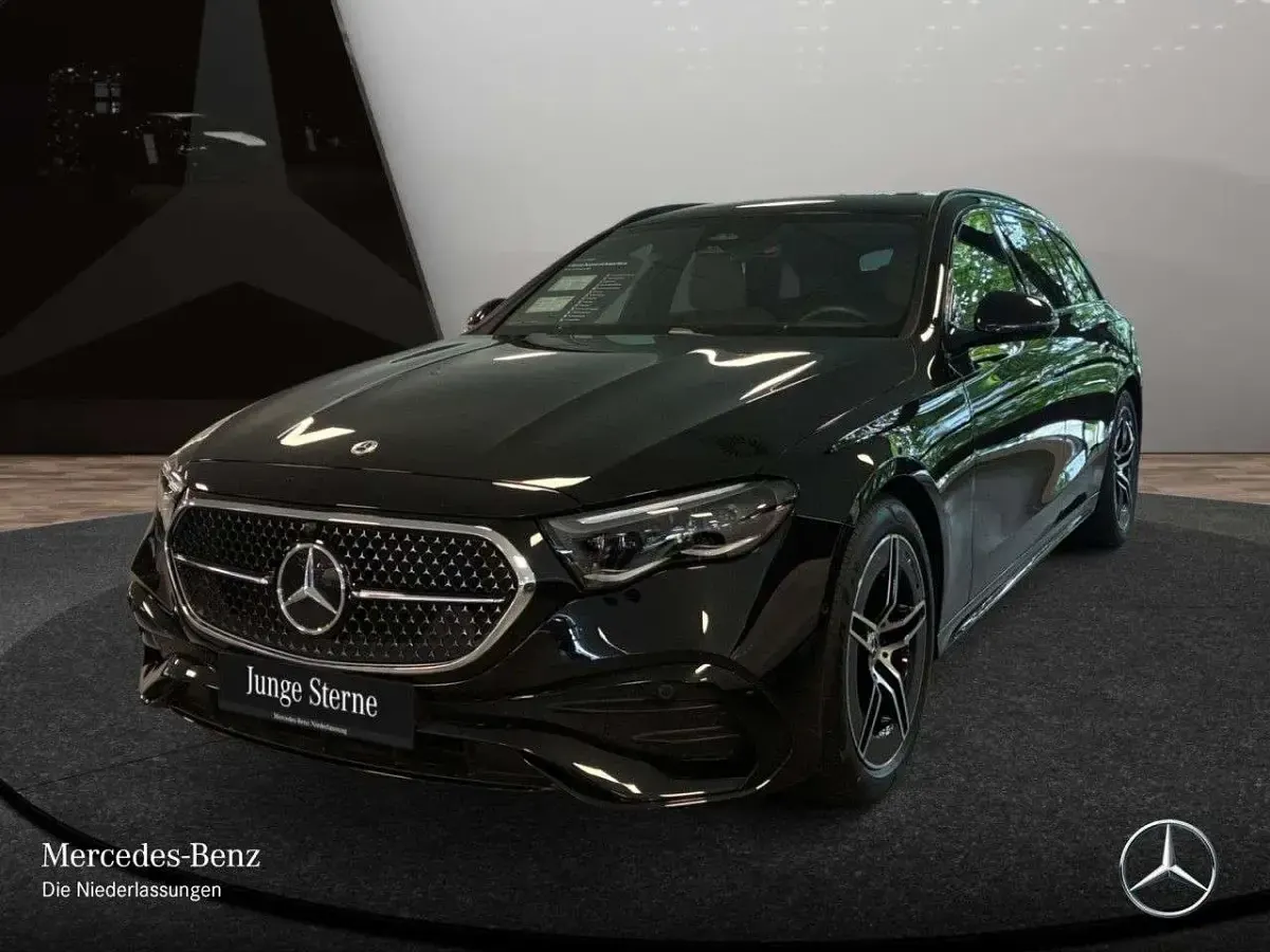 Gebraucht Mercedes E300 AMG 197 PS (144 kW) 2025 Schwarz Limousine