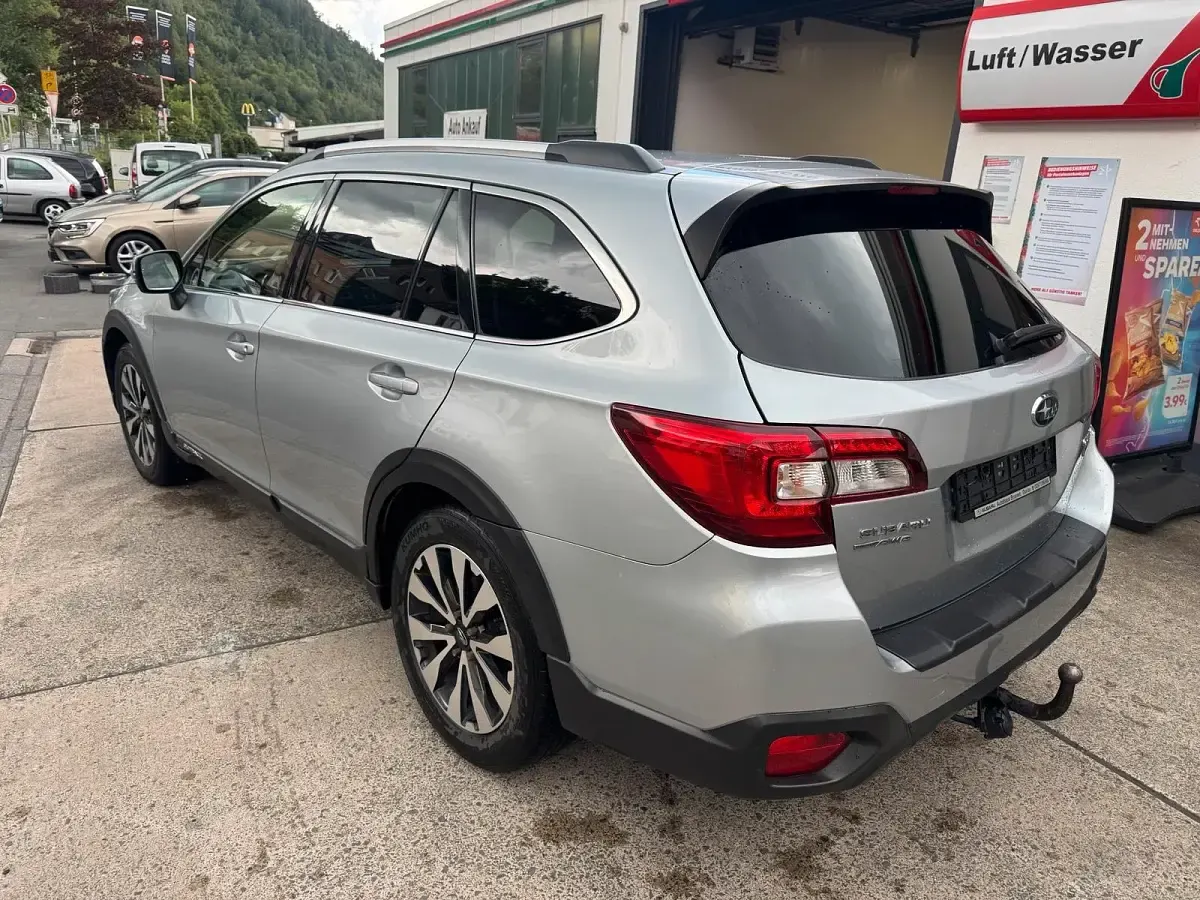 Gebraucht Subaru Outback 150 PS (110 kW) 2015 Silber Kombi