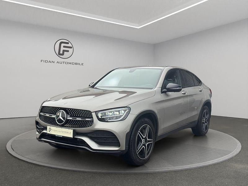 Mojavesilber metalliclack Gebraucht 2022 Mercedes GLC220 AMG line Coupé | 40.990 € (Fairer Preis) - Bild 1/4