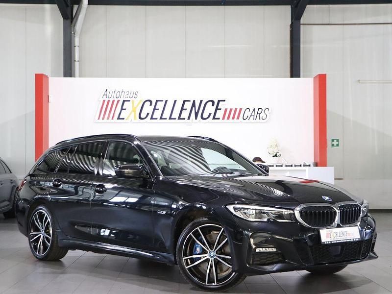 Schwarz Gebraucht 2022 BMW 330 M Sport Kombi | 28.400 € (Fairer Preis) - Bild 1/4