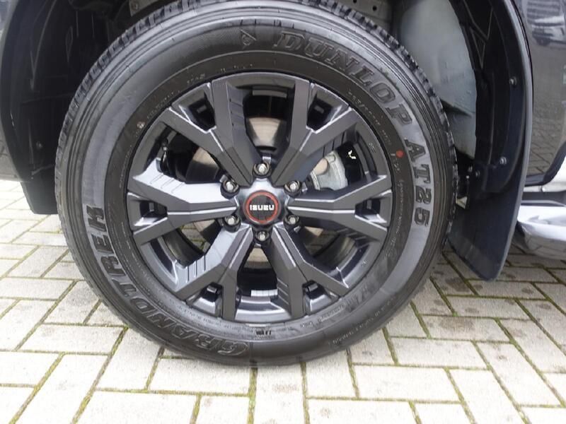 Gebraucht Isuzu D-Max 163 PS (119 kW) 2023 Splash white (splash white) Pickup