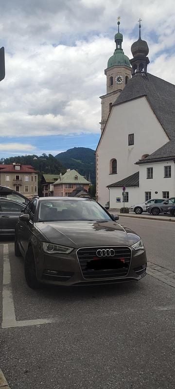 Grau Gebraucht 2014 Audi A3 Ambition Limousine | 12.000 € (Fairer Preis) - Bild 1/2