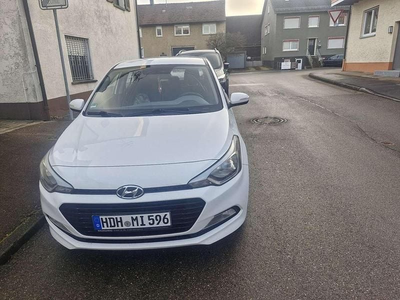 Gebraucht Hyundai i20 YES! 101 PS (74 kW) 2017 Limousine