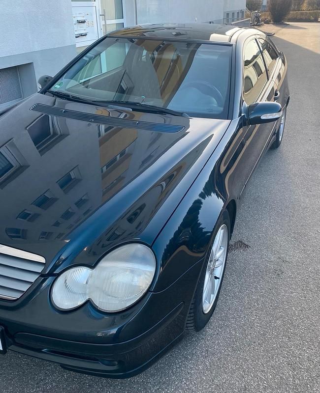 Gebraucht Mercedes C200 163 PS (119 kW) 2002 Schwarz Coupé