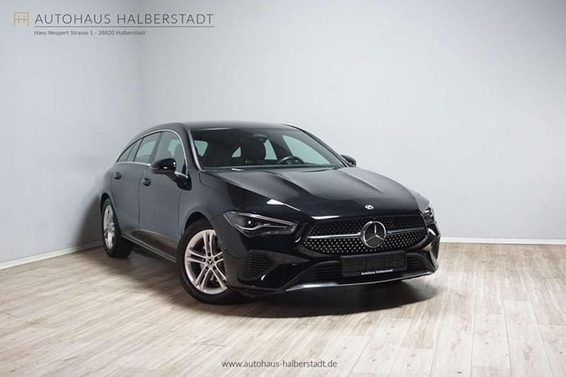 Nachtschwarz Gebraucht 2023 Mercedes CLA200 Progressive Coupé | 27.290 € (Superpreis) - Bild 1/3