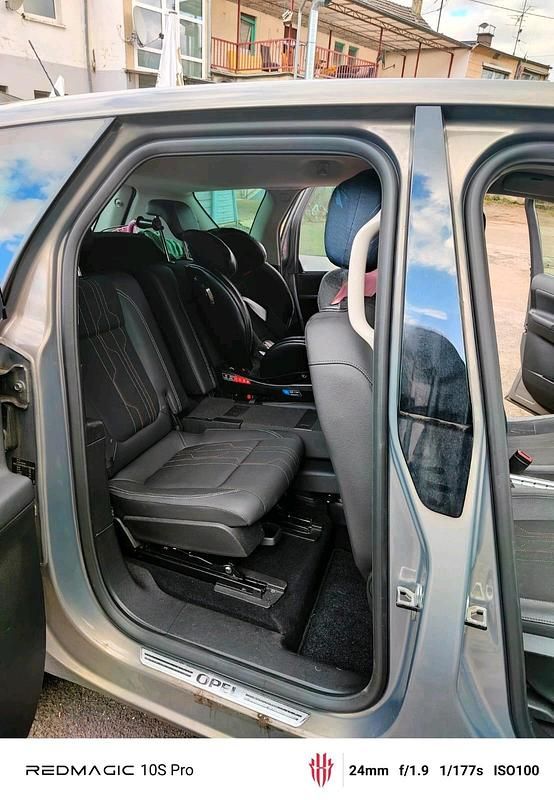 Second-hand Opel Meriva 100 CP (73 kW) 2012 Maro Monovolum
