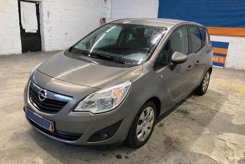 Gebraucht Opel Meriva Design Edition 101 PS (74 kW) 2011 Grau Van / Kleinbus