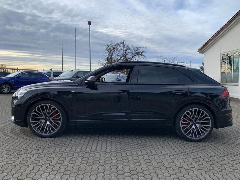 Gebraucht Audi Q8 S-Line 286 PS (210 kW) 2025 Mythosschwarz metallic SUV