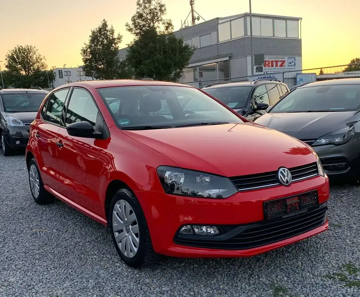 Gebraucht VW Polo Trendline 75 PS (55 kW) 2015 Rot Limousine