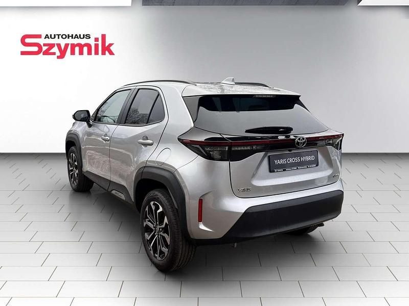 Gebraucht Toyota Yaris Cross Style 131 PS (96 kW) 2024 Shimmering silver SUV