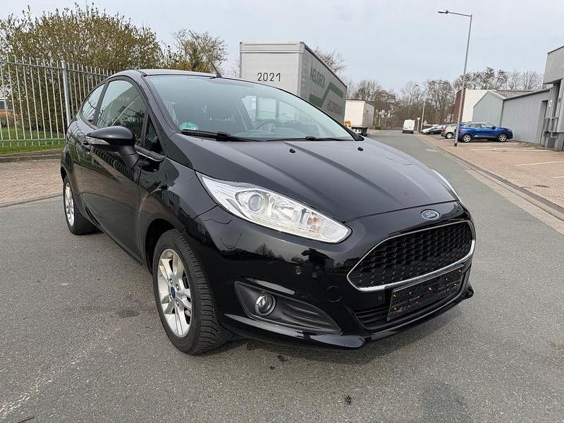 Gebraucht Ford Fiesta Celebration 82 PS (60 kW) 2017 Schwarz Limousine
