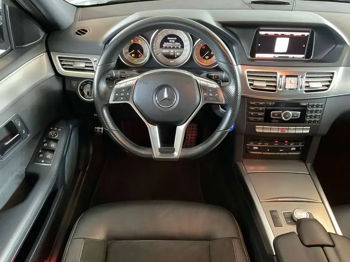 Gebraucht Mercedes E350 Avantgarde 252 PS (185 kW) 2014 Polarweiss  unilack Kombi