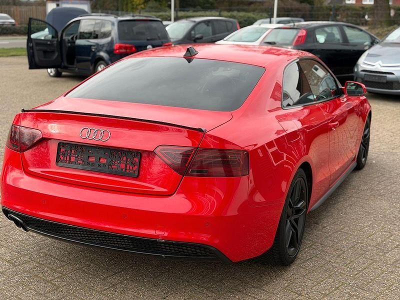 Gebraucht Audi A5 Sport 177 PS (130 kW) 2012 Rot Coupé