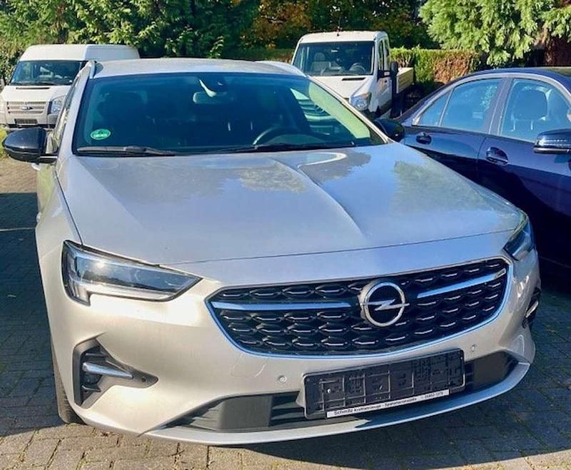 Gebraucht Opel Insignia Elegance 122 PS (89 kW) 2021 Argon silber/ice silver (m2) Kombi