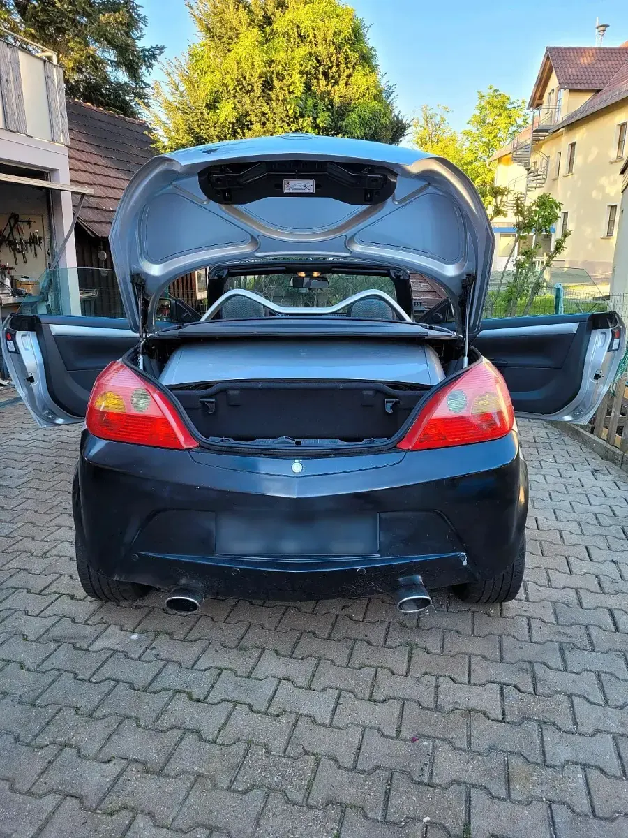Gebraucht Opel Tigra 90 PS (66 kW) 2006 Silber Cabrio