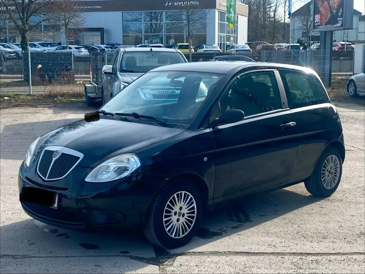Usata Lancia Ypsilon 77 CV (56 kW) 2009 Viola Utilitaria