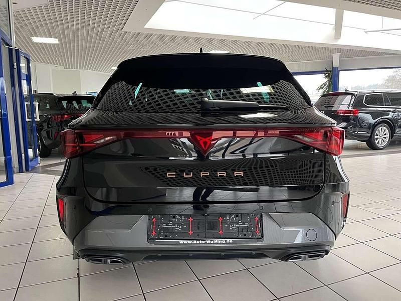 Gebraucht Cupra Leon 150 PS (110 kW) 2025 Midnight schwarz Kombi