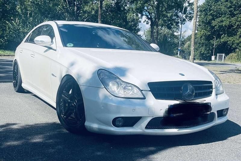 Weiß Gebraucht 2007 Mercedes CLS63 AMG AMG Coupé | 16.999 € (Fairer Preis) - Bild 1/4