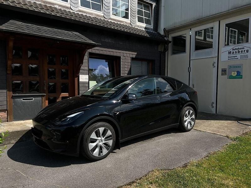 Schwarz Gebraucht 2022 Tesla Model Y Long Range AWD SUV | 32.890 € (Guter Preis) - Bild 1/4