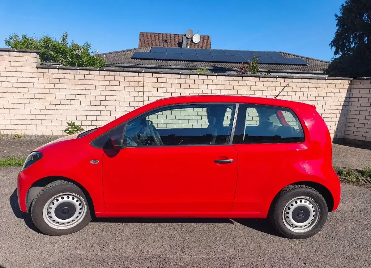 Używany Seat Mii Reference 60 KM (44 kW) 2014 Czerwony Hatchback