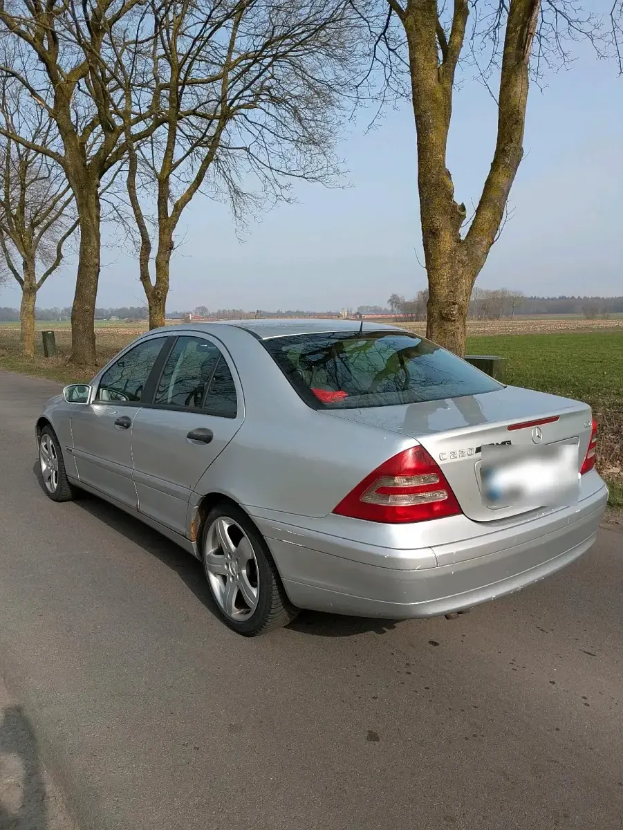 Gebraucht Mercedes C220 143 PS (105 kW) 2001 Silber Limousine