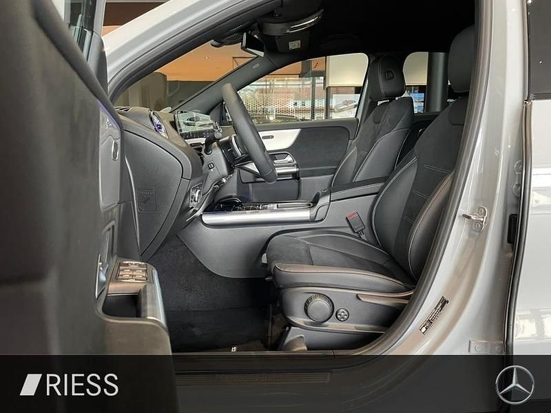Gebraucht Mercedes GLA200 AMG 163 PS (119 kW) 2026 Manufaktur lack manufaktur alpingrau uni SUV