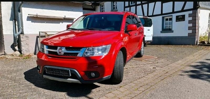Rot Gebraucht 2013 Fiat Freemont SUV | 5.800 € (Superpreis) - Bild 1/4